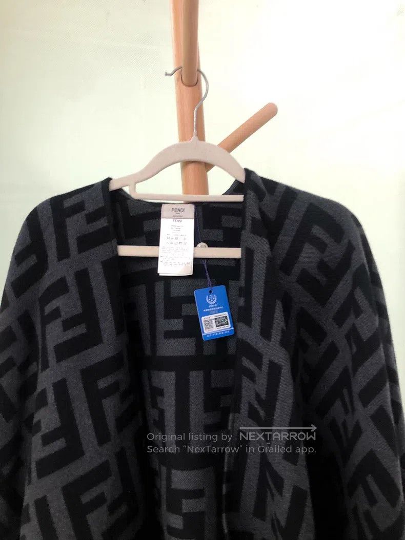 Fendi Fendi size 140*140cm All-over printed shawl poncho Size ONE SIZE - 5 Thumbnail