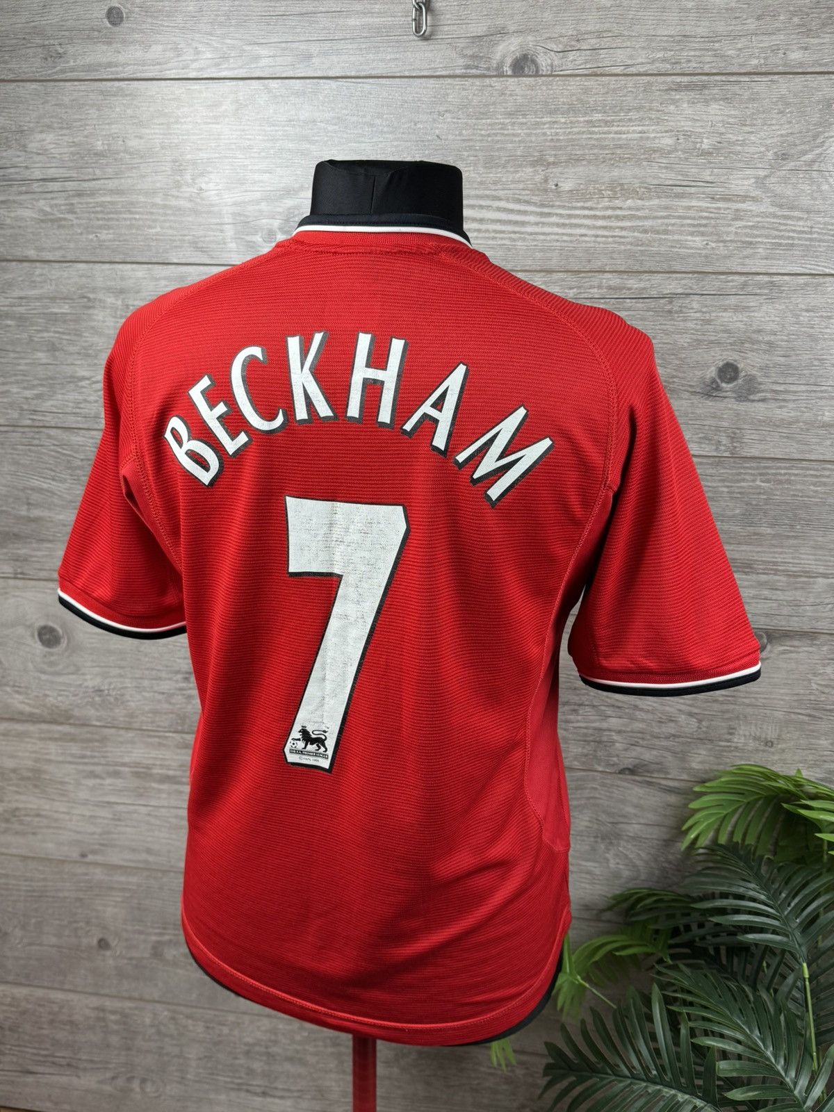 Umbro 2000 / 2002 Manchester United - Beckham #7 Umbro Archive Size US M / EU 48-50 / 2 - 6 Thumbnail