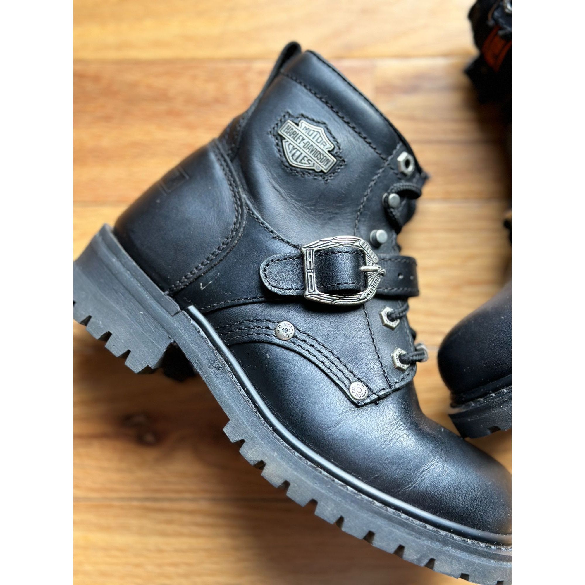 Y2K HARLEY DAVIDSON WOMEN'S BLACK LEATHER BUCKLE MOTORCYCLE