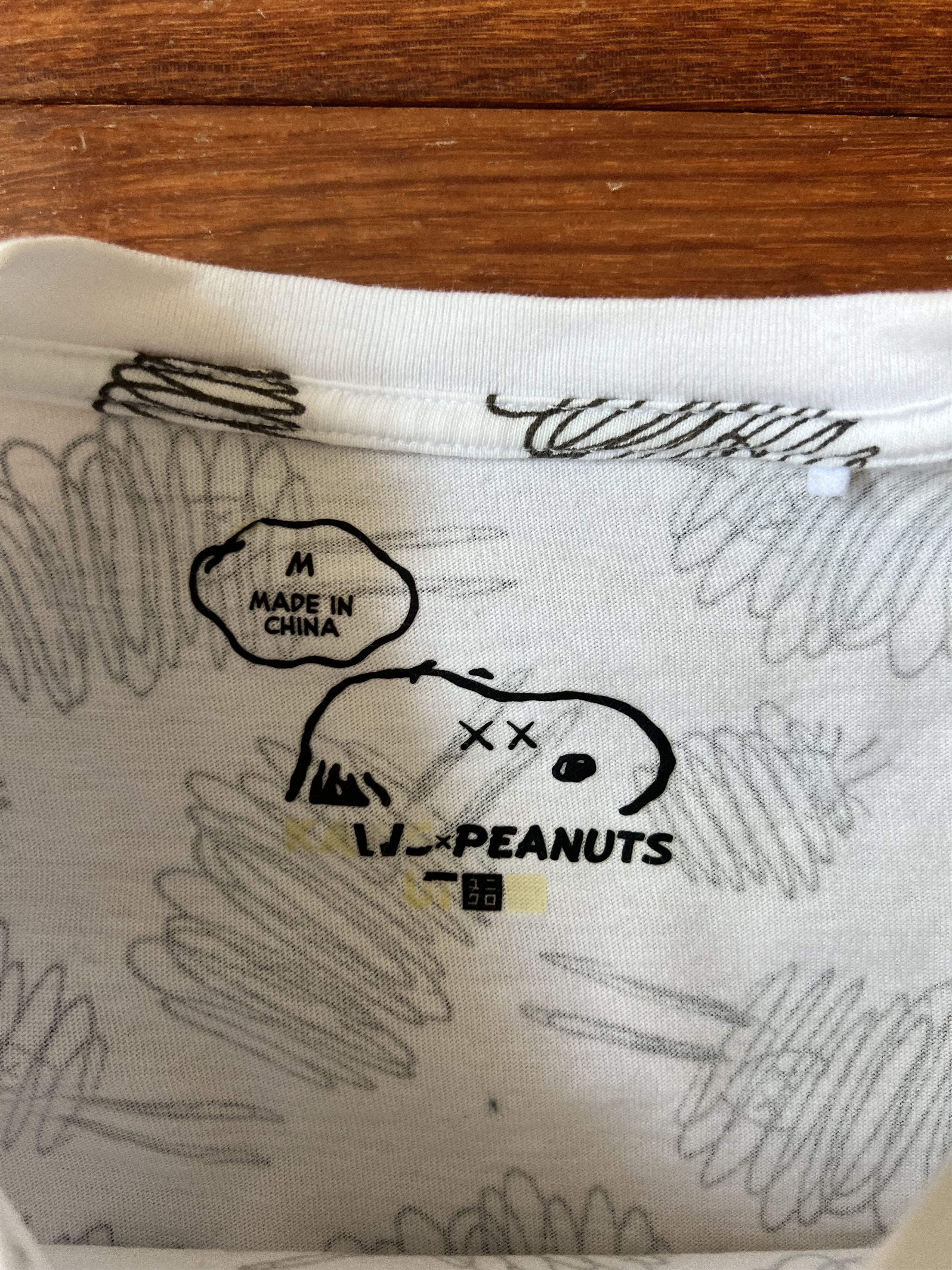 Kaws × Peanuts × Uniqlo 💚 Kaws x Uniqlo x Peanuts White Tee Medium Size US M / EU 48-50 / 2 - 4 Thumbnail