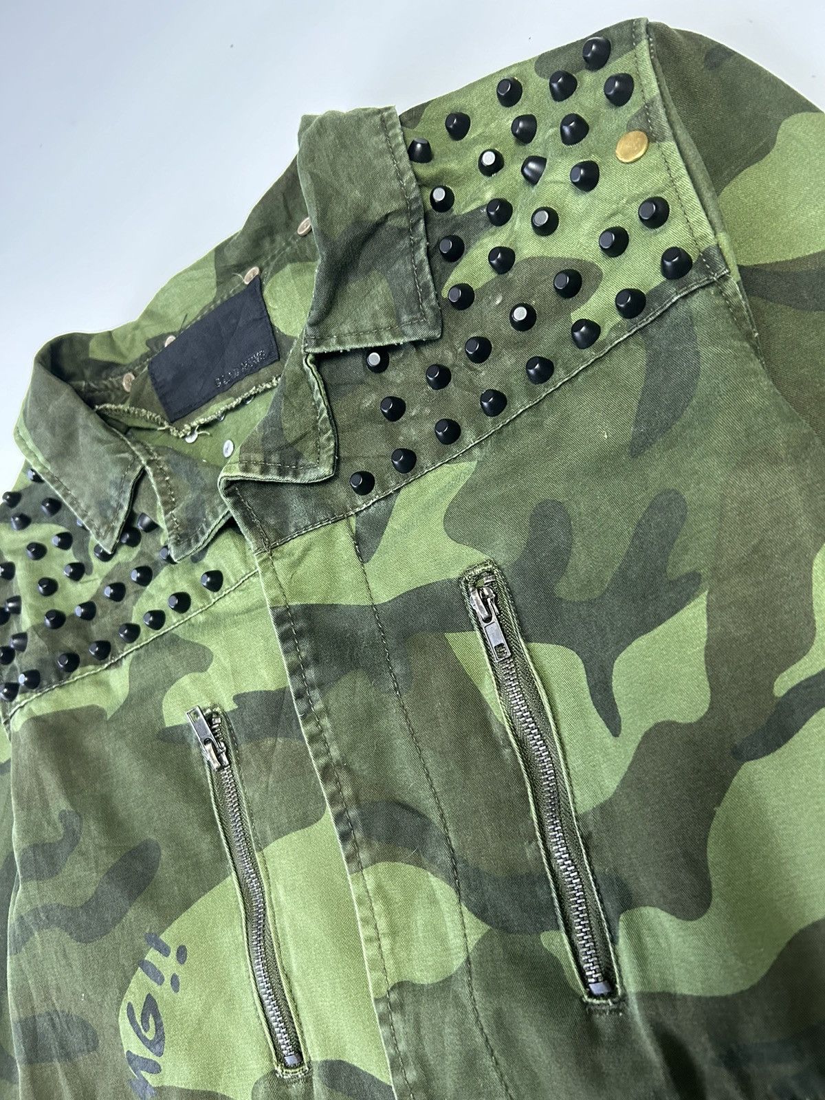 Japanese Brand GLAD NEWS STUDDED CAMOUFLAGE JACKET Size ONE SIZE - 2 Thumbnail