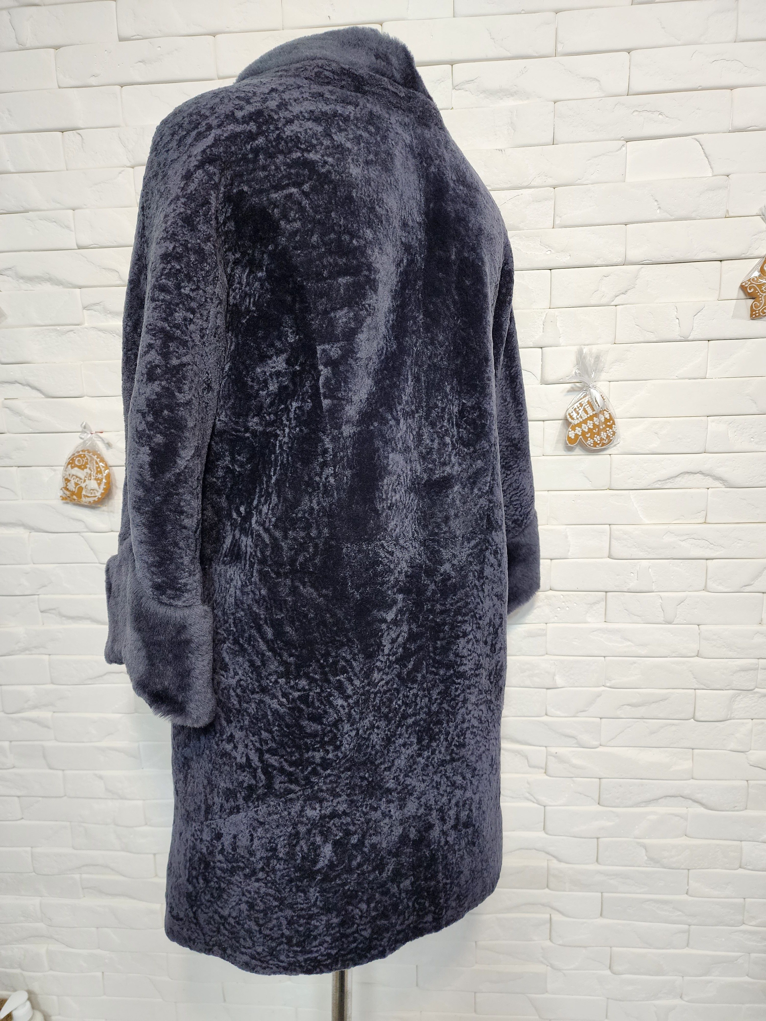 Furla Blue Fur Coat: Genuine Fur, Metal Snaps Size M / US 6-8 / IT 42-44 - 6 Thumbnail