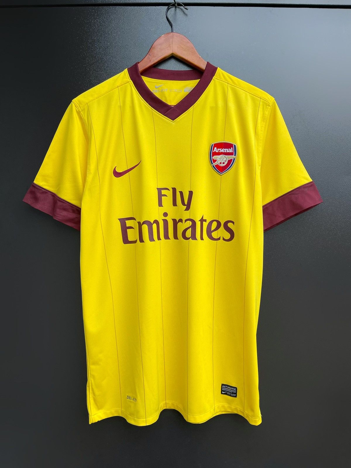 Nike ARSENAL 2010 2011 AWAY FOOTBALL SHIRT SOCCER JERSEY NIKE Size US M / EU 48-50 / 2 - 1 Thumbnail
