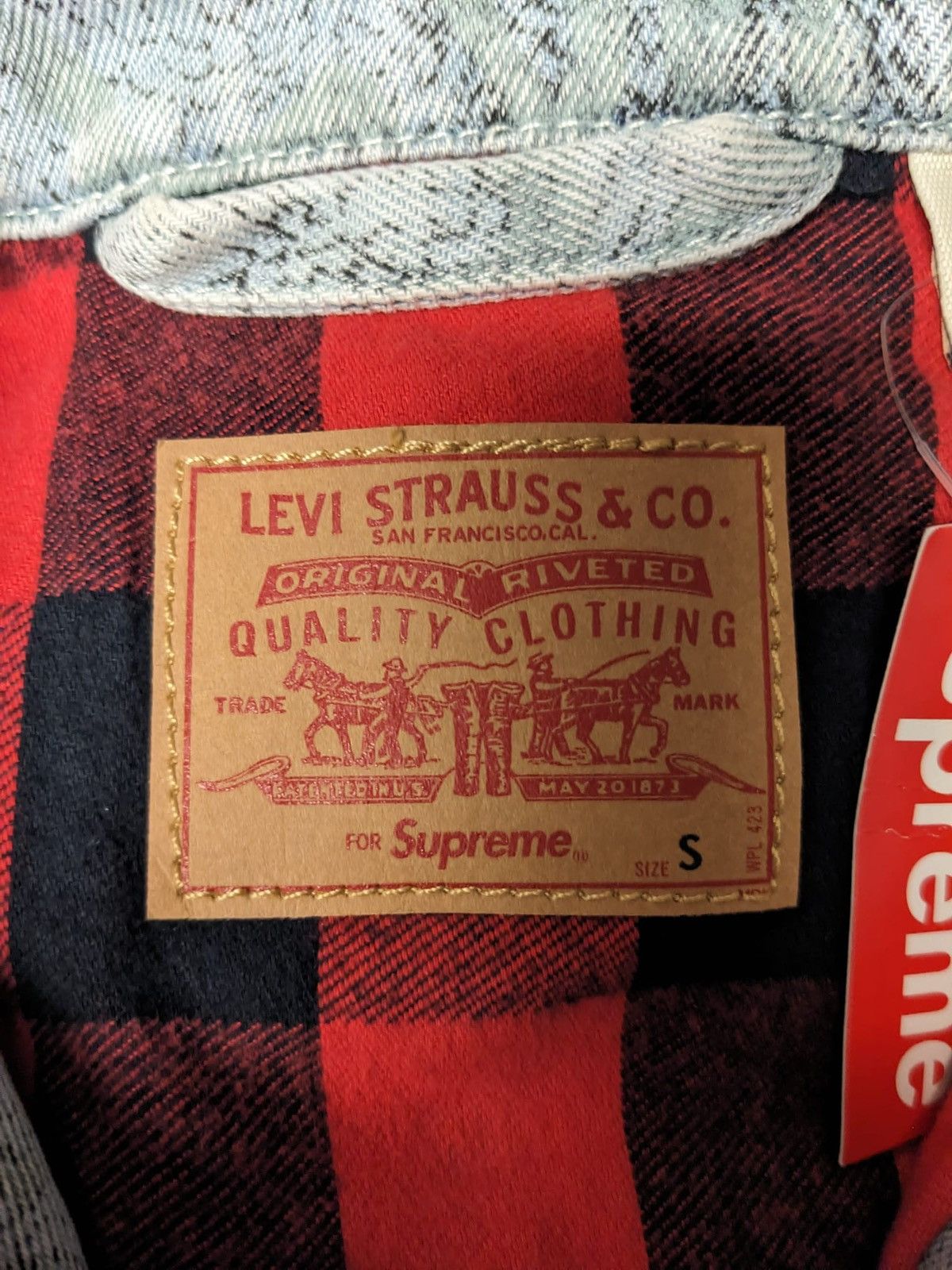Supreme FW17 SUPREME LEVI'S SNAKESKIN TRUCKER JACKET LIGHT BLUE S Size US S / EU 44-46 / 1 - 4 Thumbnail