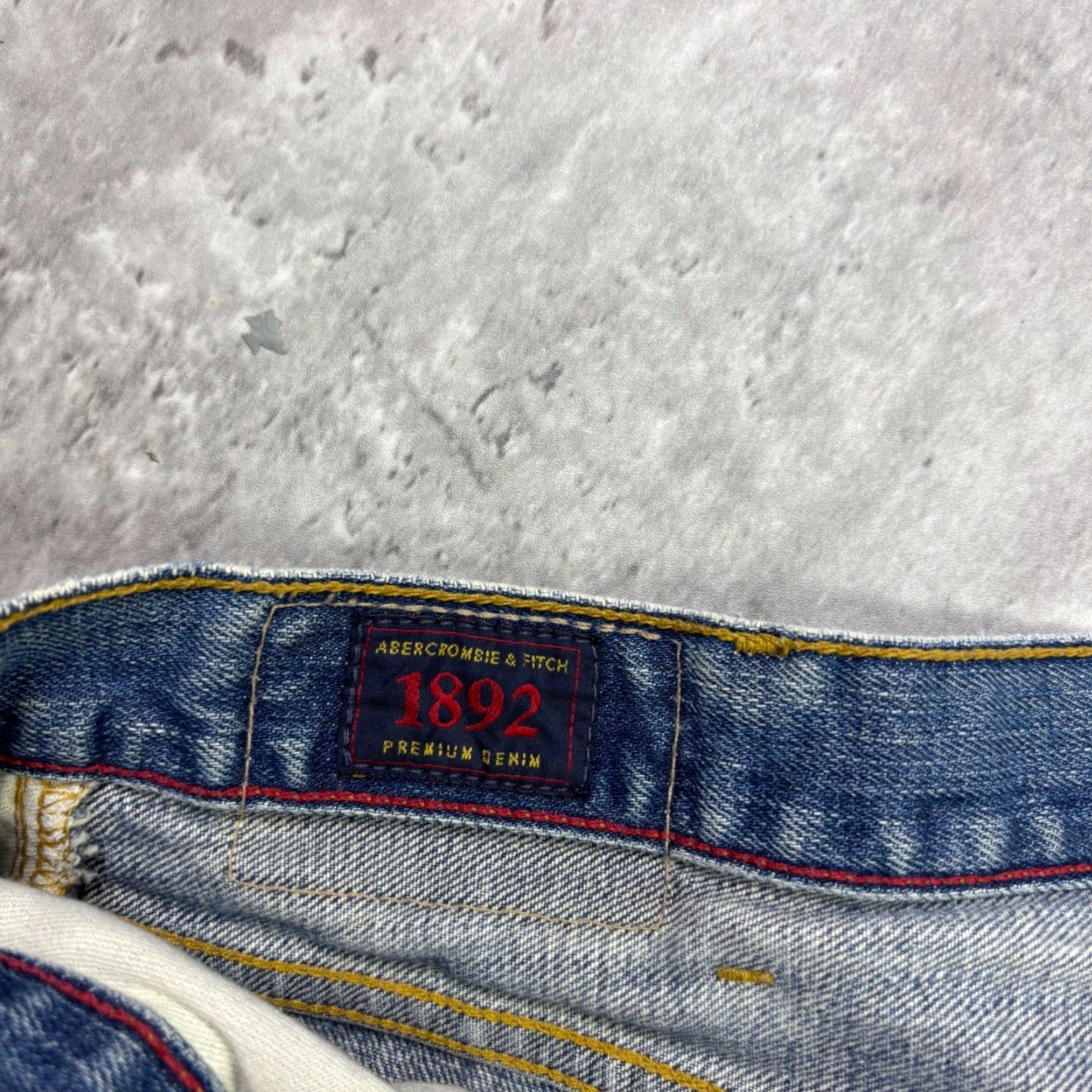Abercrombie & Fitch Abercrombie Fitch Jeans Men 34x31 1892 Premium Denim Distressed Relaxed Fit Size US 34 / EU 50 - 6 Thumbnail