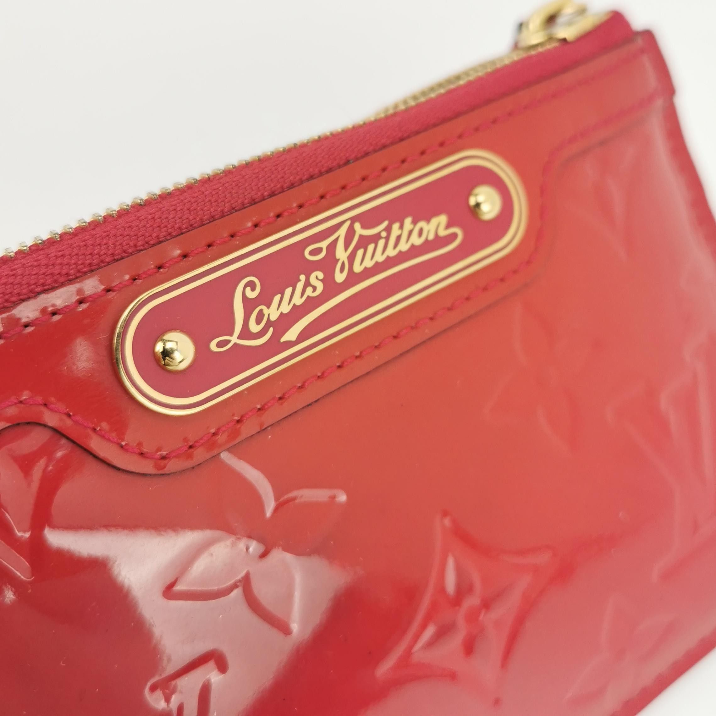 Louis Vuitton Louis Vuitton (LV) Patent leather monogram embossed logo zi Size ONE SIZE - 5 Thumbnail