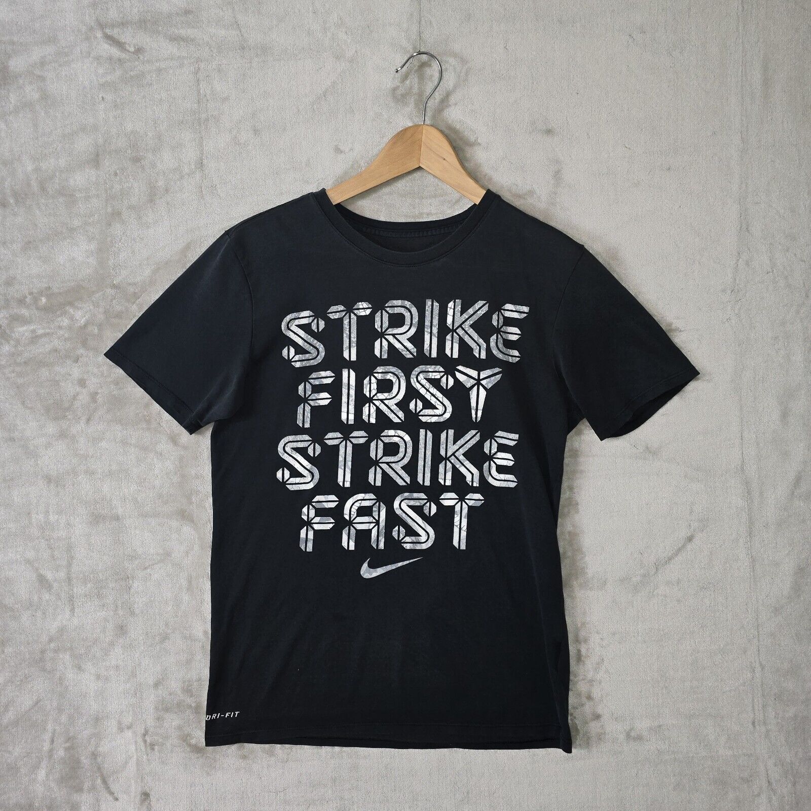 Nike Nike Kobe Bryant Strike First Strike Fast Shirt Size Small Size US S / EU 44-46 / 1 - 2 Thumbnail