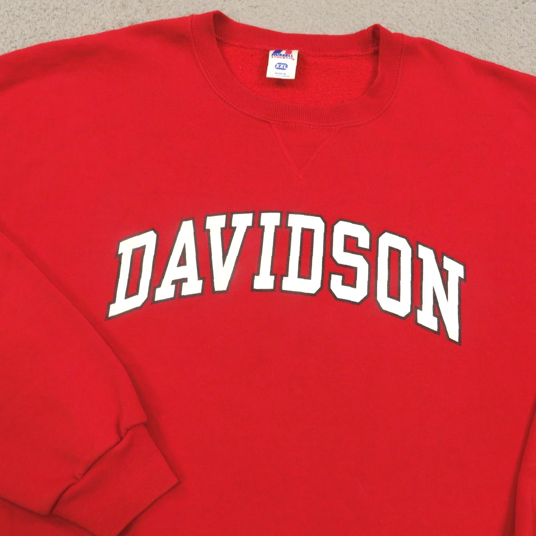 Russell Athletic Davidson Sweatshirt Mens 2XL Red Russell Athletic Pullover Crewneck College Logo Graphic Print Size US XXL / EU 58 / 5 - 3 Thumbnail