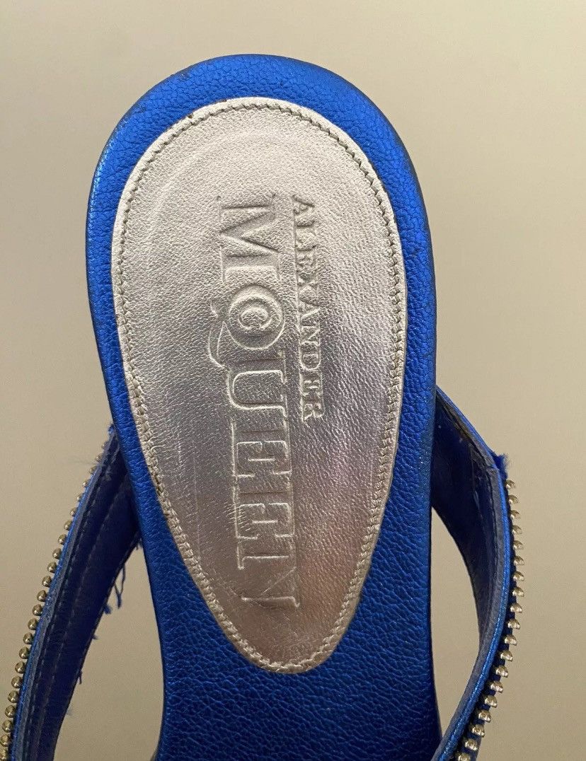 Alexander McQueen Alexander McQueen Electric Blue thong sandals Size US 7.5 / IT 37.5 - 3 Thumbnail