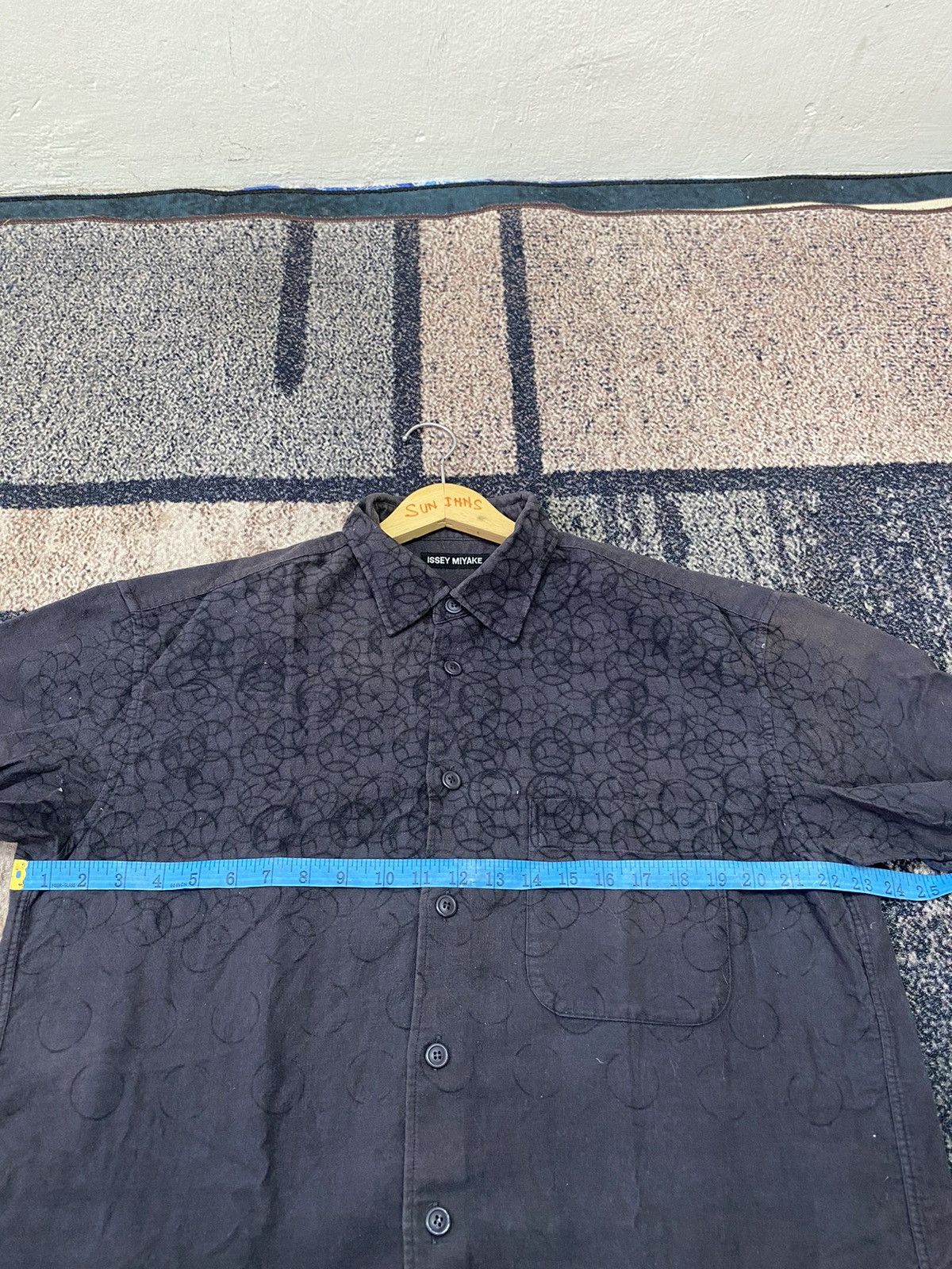 Issey Miyake Vtg Issey Miyake AW2003 Round Pattern Faded Shirt Size US L / EU 52-54 / 3 - 8 Thumbnail