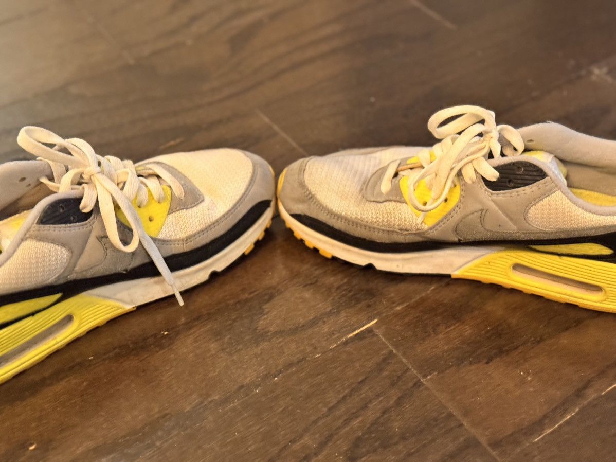 Nike akers Nike Air Max 90 Volt 2020 CD0881-103 Size US 10 / EU 43 - 3 Thumbnail