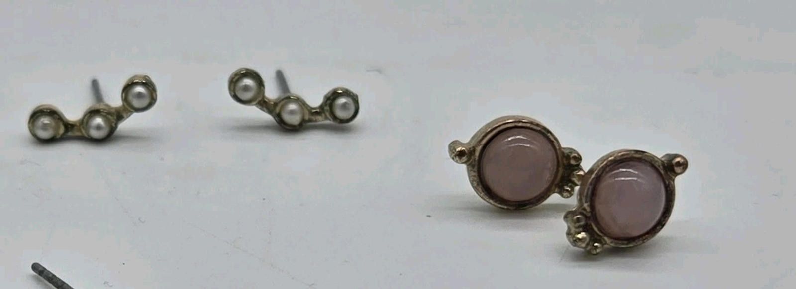 The Unbranded Brand Lot Of Random Vintage Earrings Pierced Small Earring 4 Pair Size ONE SIZE - 4 Thumbnail
