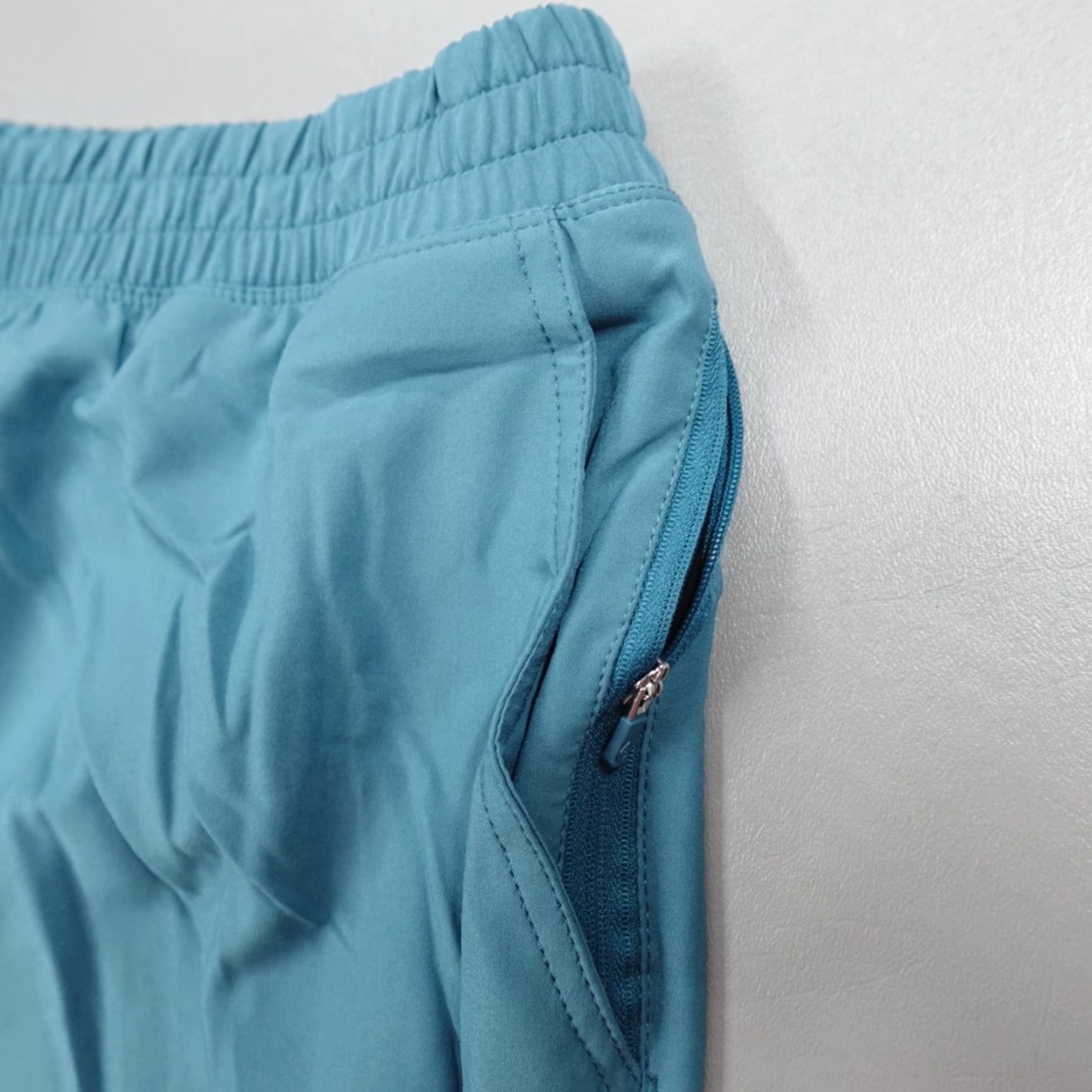 Vintage tasc Performance Recess 5" Run Shorts Lined Blue Ridge TM641-467 Men's Size XL Blue Athletic Pockets Moisture Wicking Lightweight Easy Care Size US 35 - 4 Thumbnail