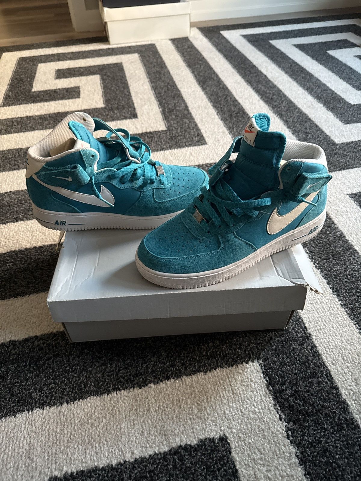 Nike Nike Air Force 1 Mid ‘07 Size US 9.5 / EU 42-43 - 1 Thumbnail