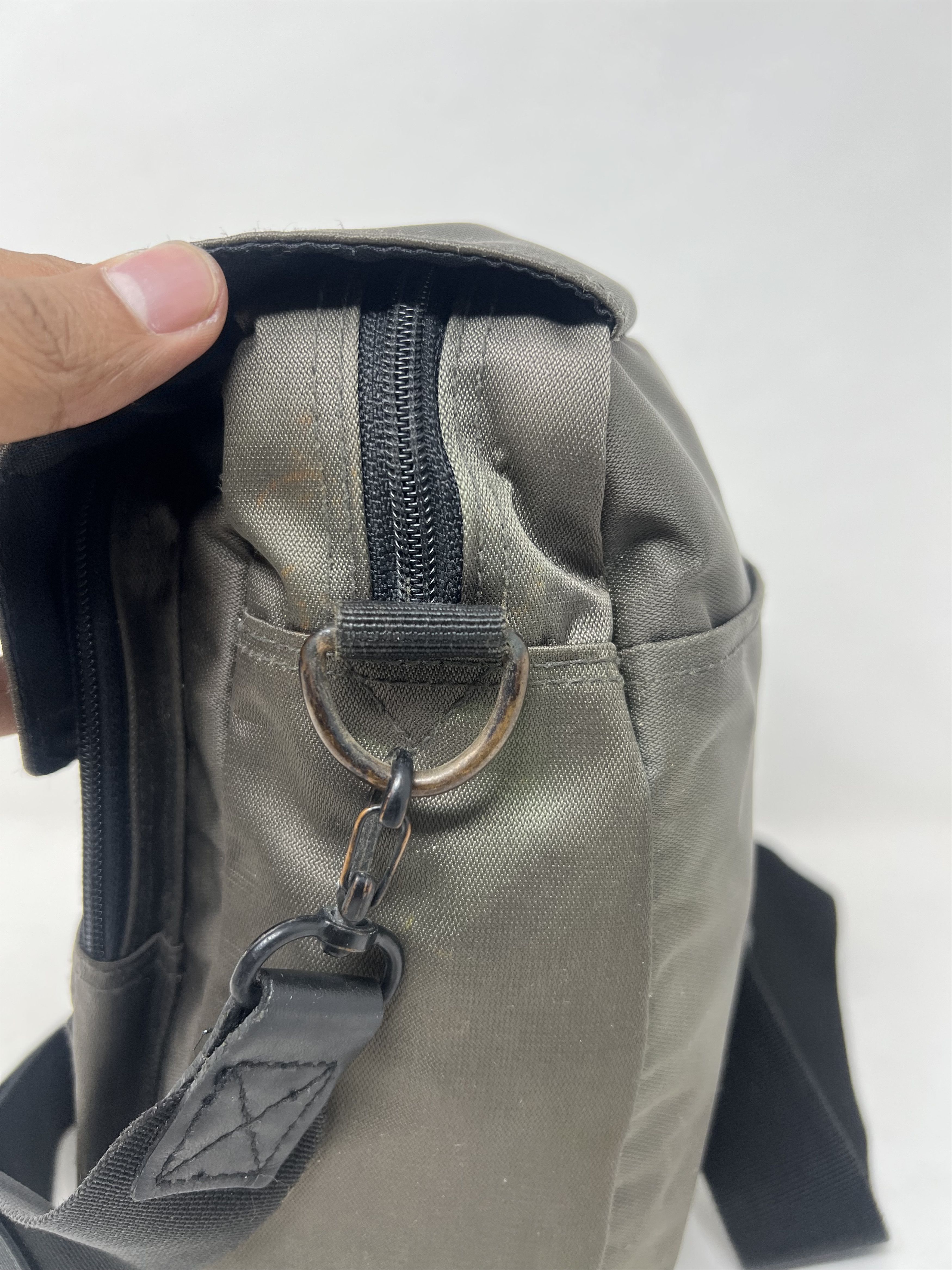 Japanese Brand Y'saccs Sacsny Crossbody Sling Bag Size ONE SIZE - 7 Thumbnail