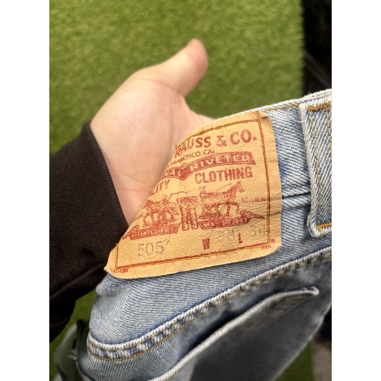 Levi's Levi's 505 Jeans Mens 38x34 Denim Regular Fit Straight Blue Light Wash 90s Retro Size US 38 / EU 54 - 7 Thumbnail