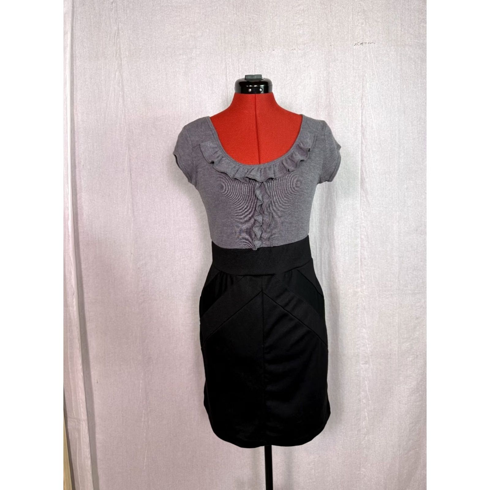 Vintage BeBop Women Dress Grey Black Fitted Scoop Neck Ruffle Casual Size M Size M / US 6-8 / IT 42-44 - 2 Thumbnail