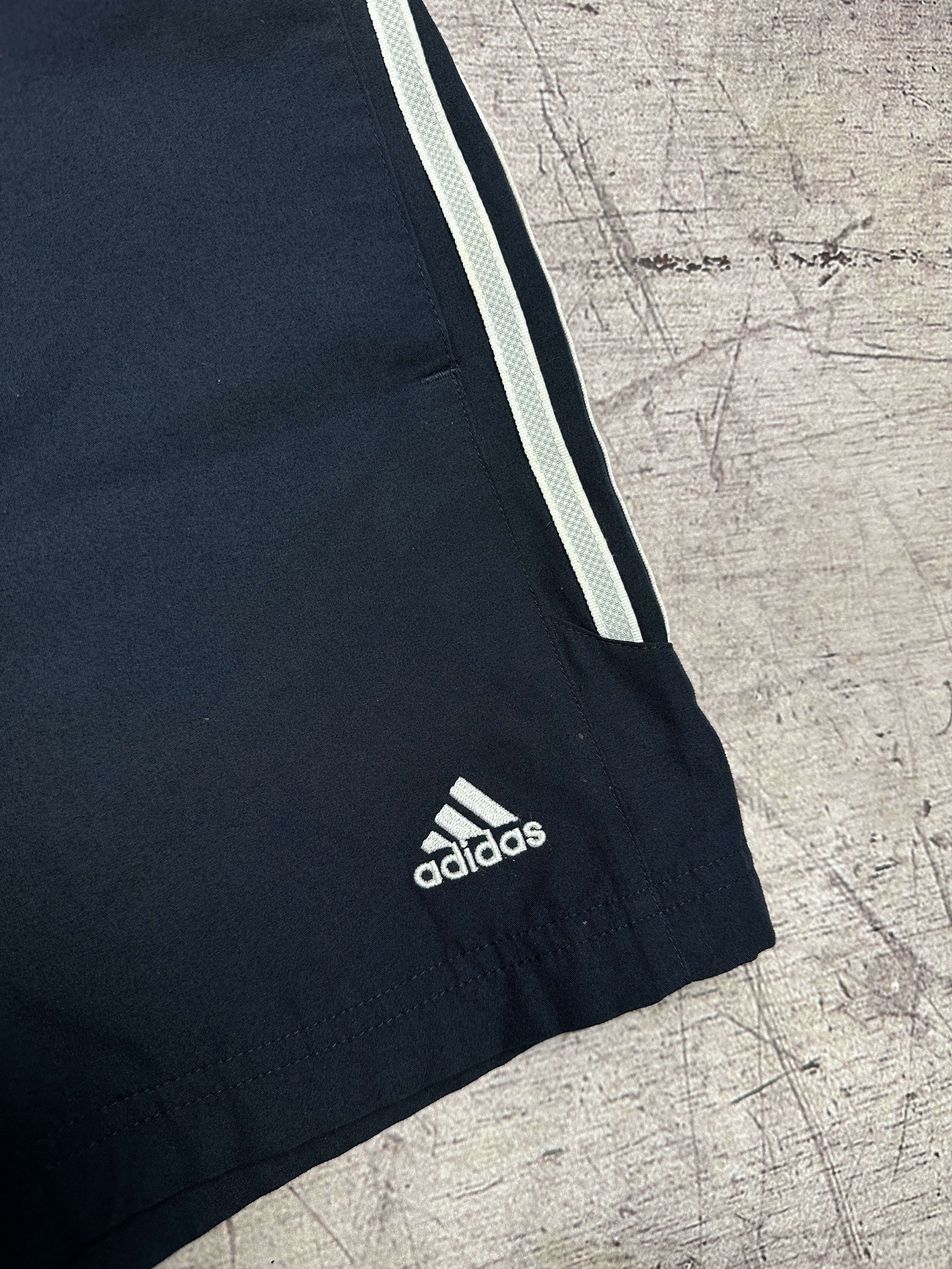 Adidas Adidas Womens Nylon Shorts Size 34" / US 12 / IT 48 - 3 Thumbnail