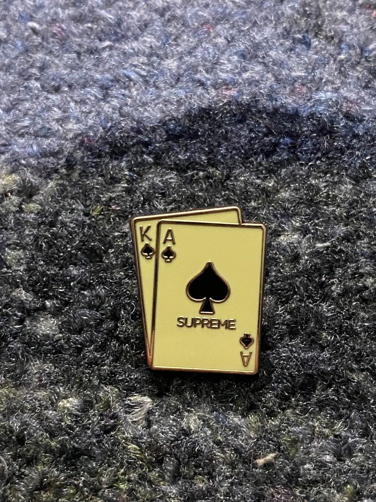 Supreme Supreme Playing Cards Pin Size ONE SIZE - 1 Thumbnail