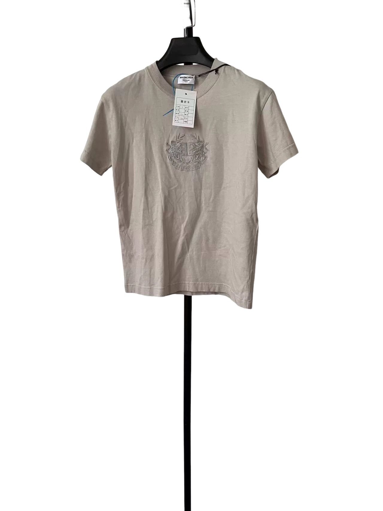 Balenciaga Balenciaga Embroidered Crest Logo T-Shirt S Size US S / EU 44-46 / 1 - 1 Thumbnail