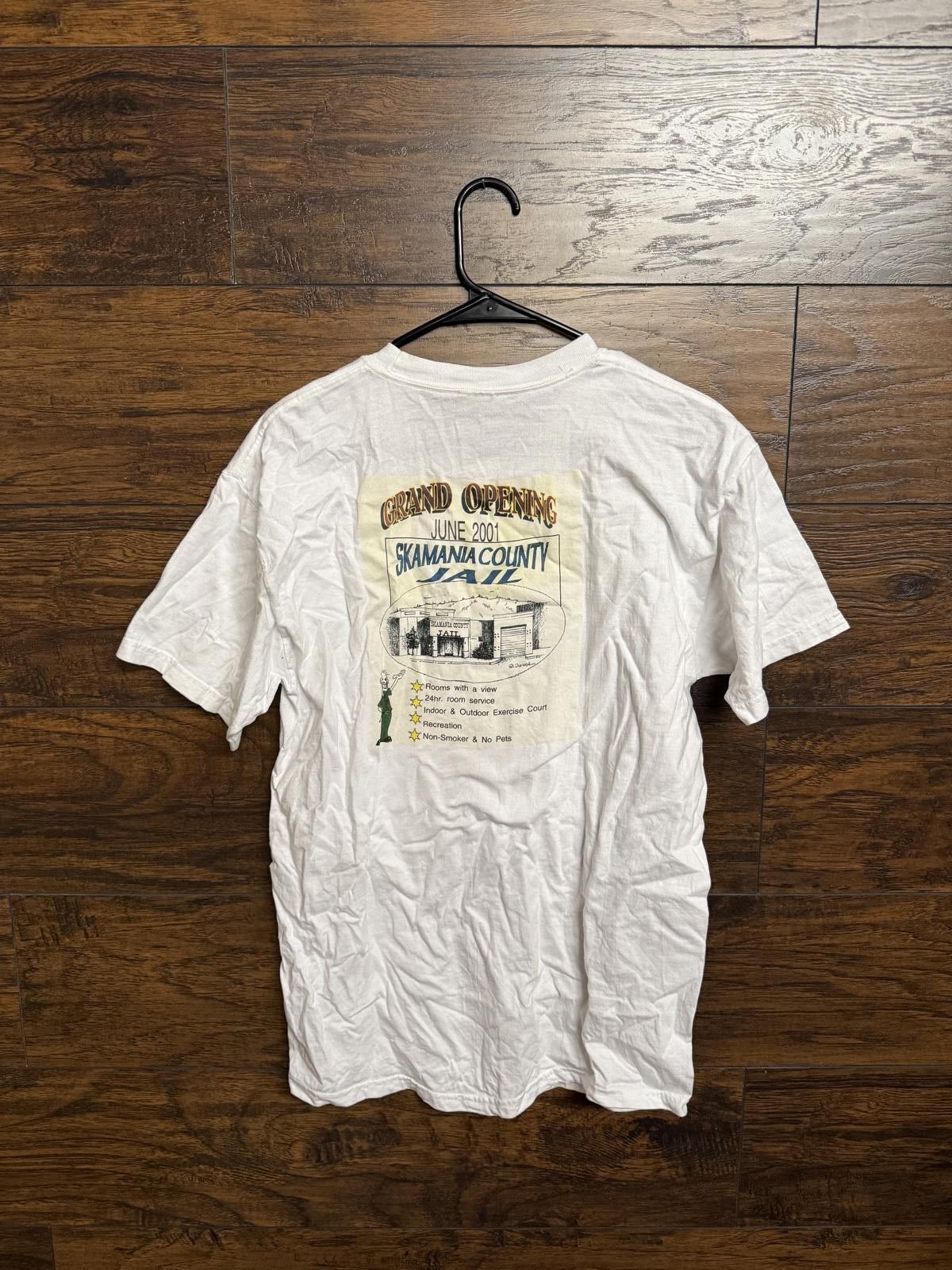Hanes Skamania County Jail T-shirt 2001 Grand Opening Prison Tee Size US M / EU 48-50 / 2 - 1 Thumbnail