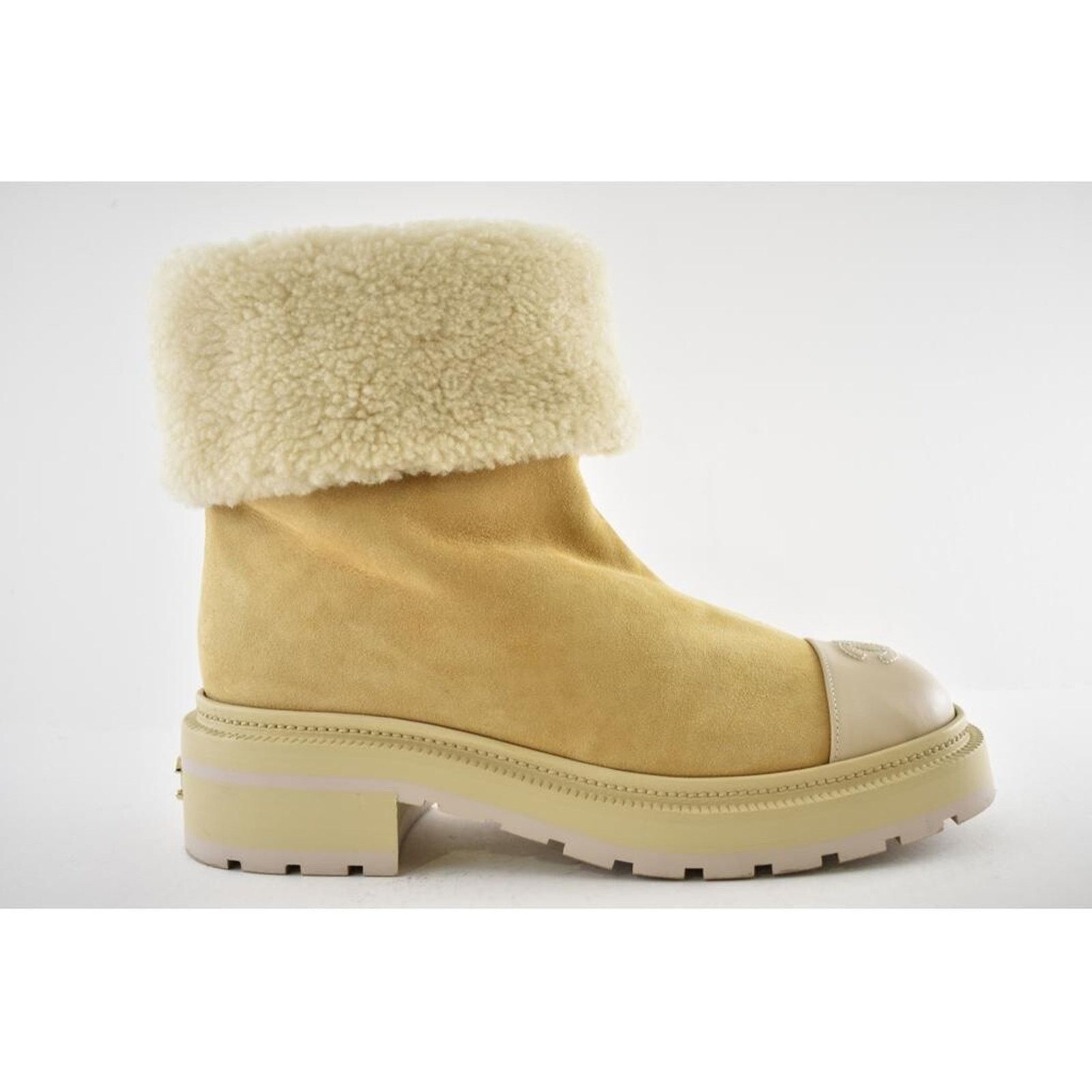 Chanel Chanel 20N Beige Suede Shearling Fur CC Cap Toe Pull On Size US 9 / IT 39 - 2 Thumbnail