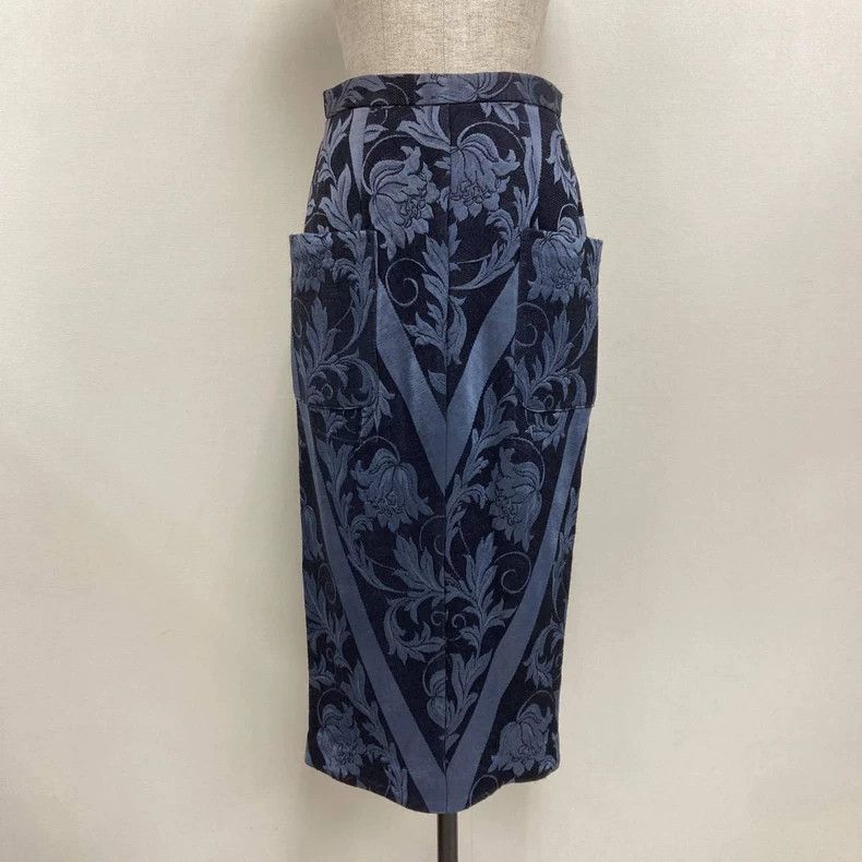 Comme des Garcons Comme Des Garcons Half skirt with blue retro pattern desig Size S / US 4 / IT 40 - 1 Thumbnail