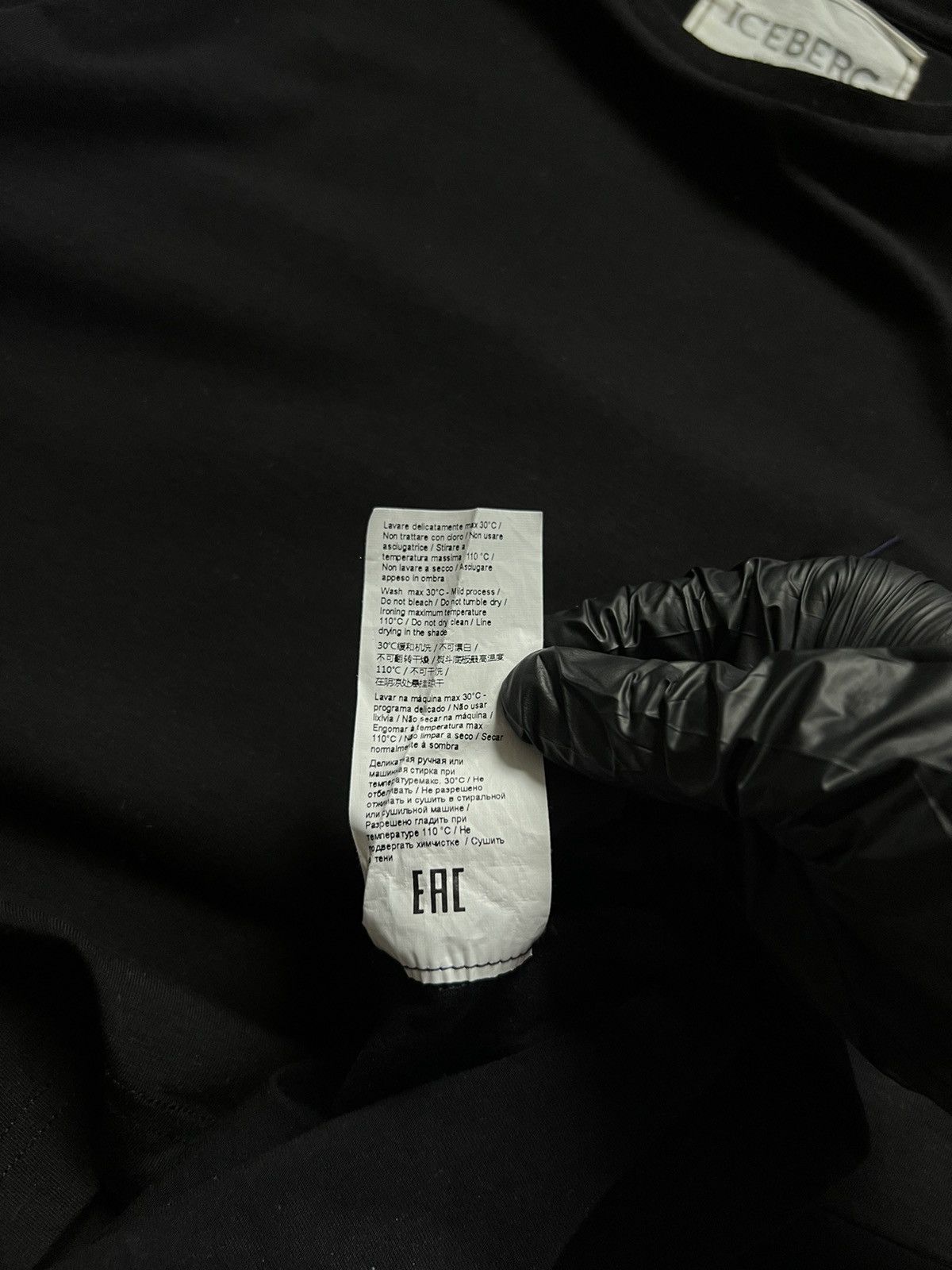 Iceberg Iceberg T-shirt Basic Y2K Vintage Size US S / EU 44-46 / 1 - 8 Thumbnail