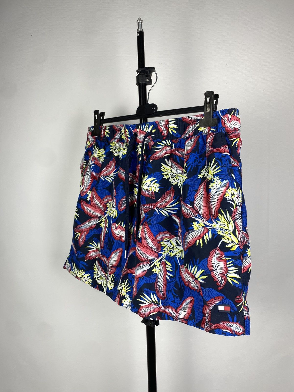 Tommy Hilfiger × Vintage Vintage 00s Tommy Hilfiger OVER PRINT Surf style Shorts Size US 34 / EU 50 - 1 Thumbnail