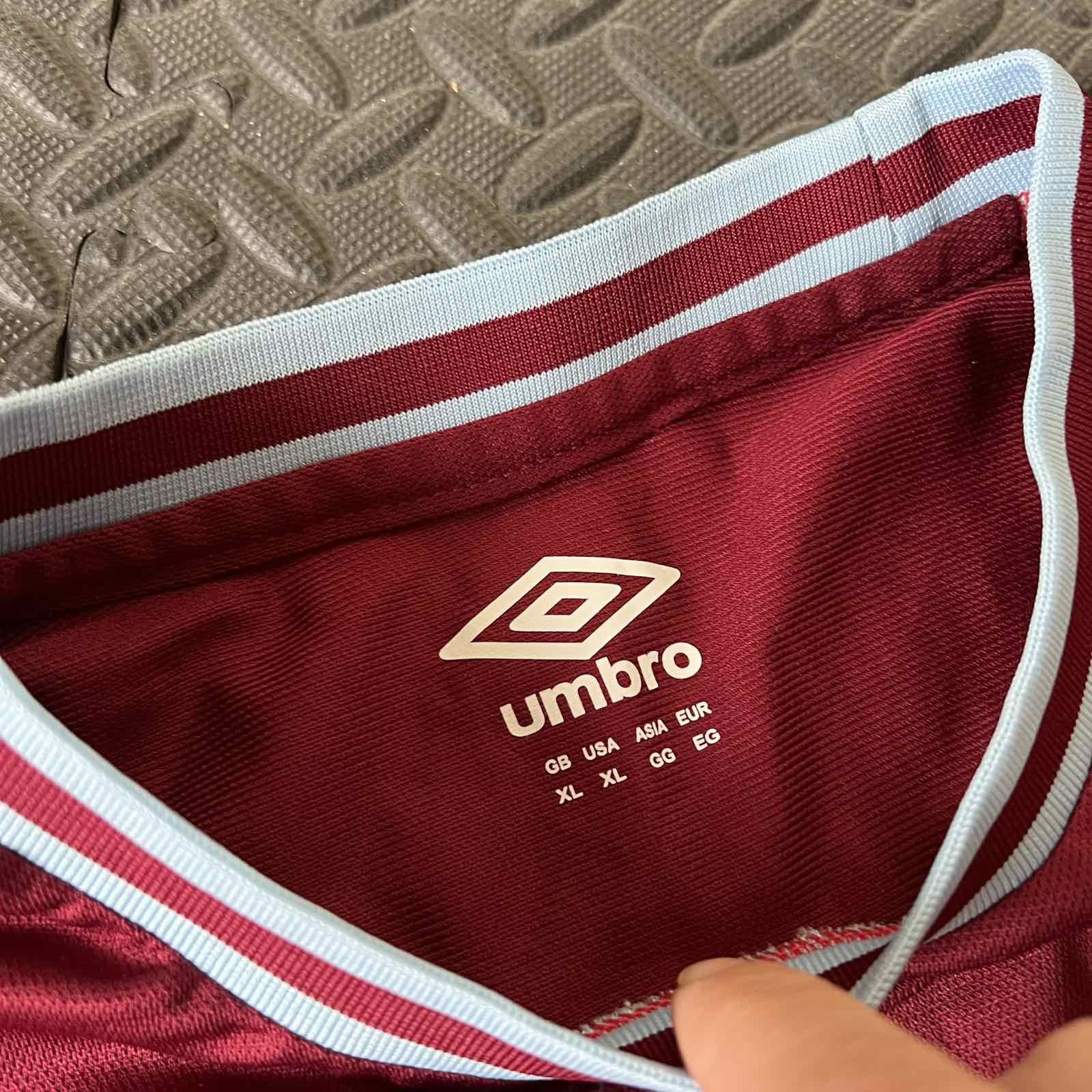 Umbro Umbro West Ham United Soccer jersey football T-shirt Sz XL Size US XL / EU 56 / 4 - 6 Thumbnail