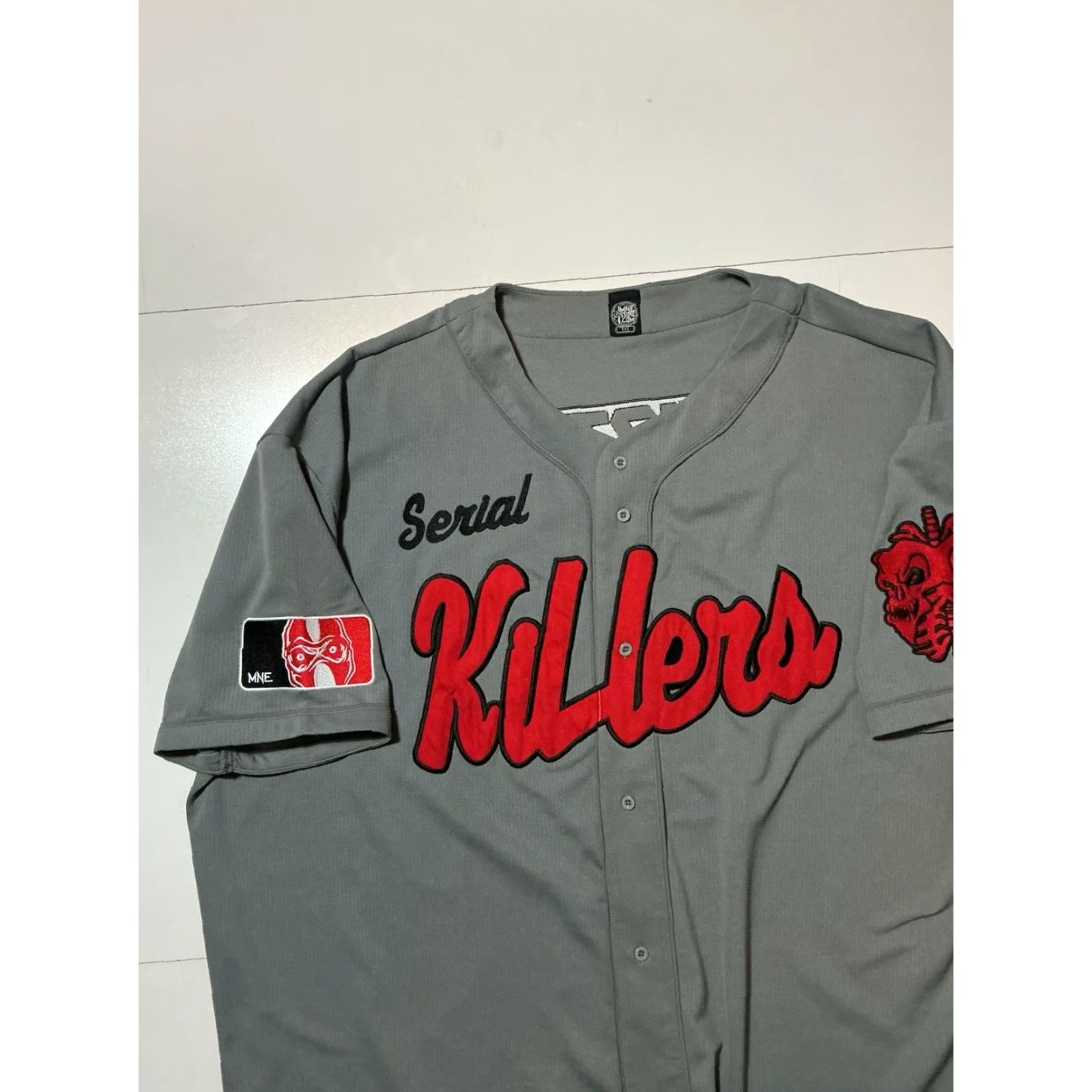 Vintage Twiztid MNE Serial Killers Embroidered S/S Gray Baseball Jersey Mens 5XL Size US XXL / EU 58 / 5 - 3 Thumbnail
