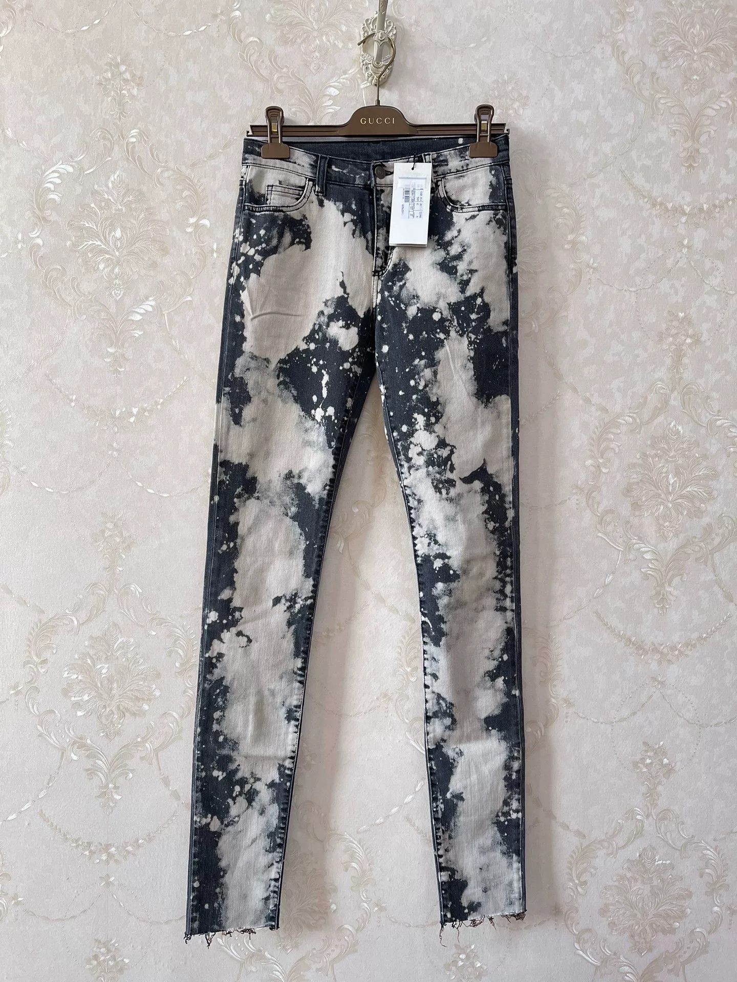 Gucci Gucci New Runway Jeans Size 25" / US 0 / IT 36 - 1 Thumbnail