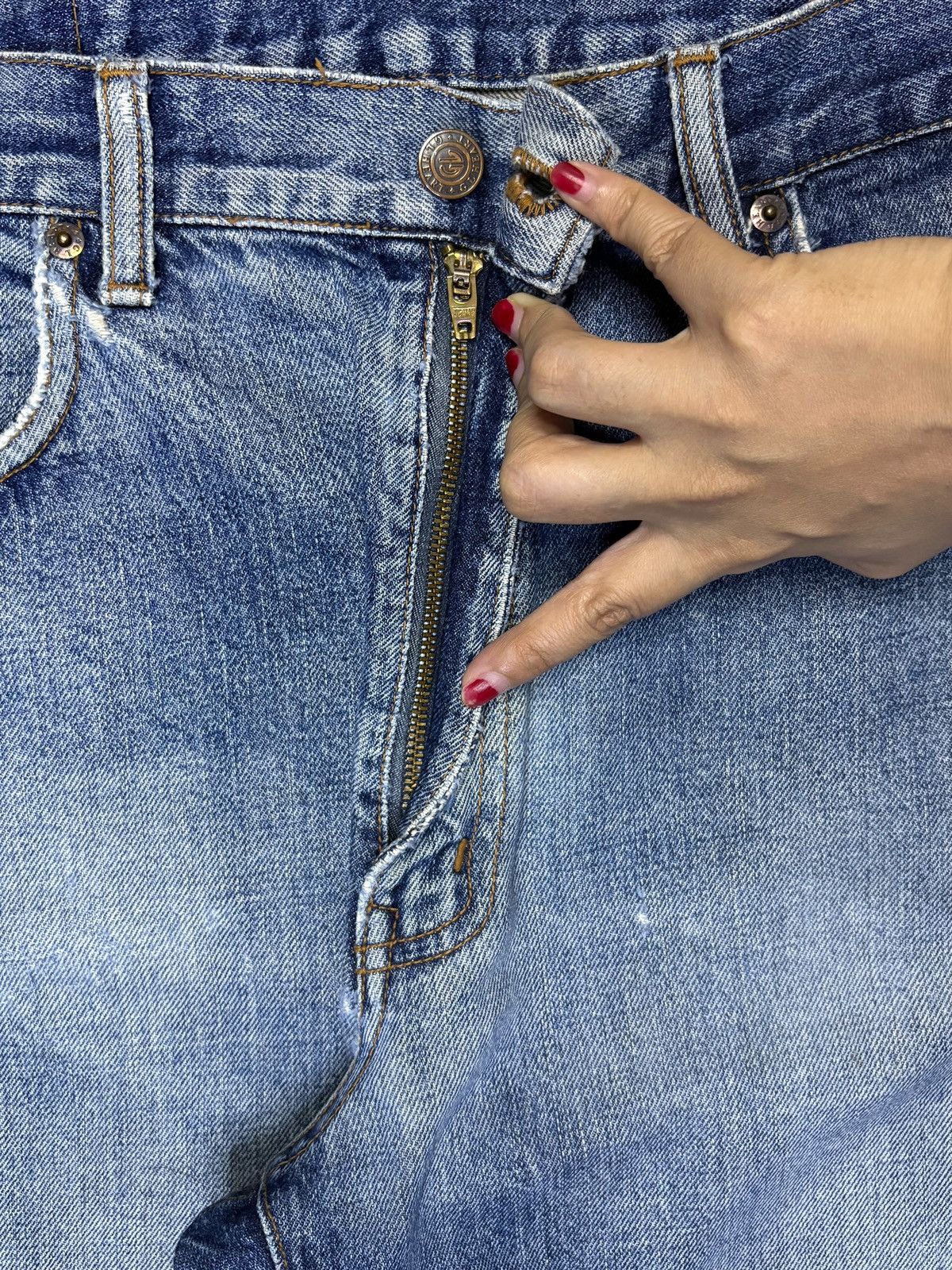 Japanese Brand Vintage Japanese Brand Mud Wash Distressed Baggy Jeans Size US 33 - 3 Thumbnail