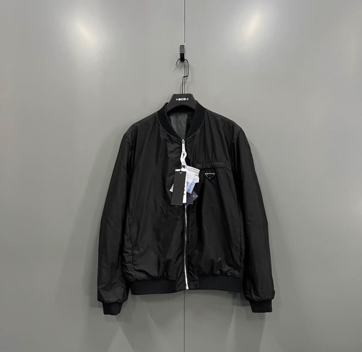 Prada Prada black triangle logo reversible leather jacket J41 Size US L / EU 52-54 / 3 - 3 Thumbnail