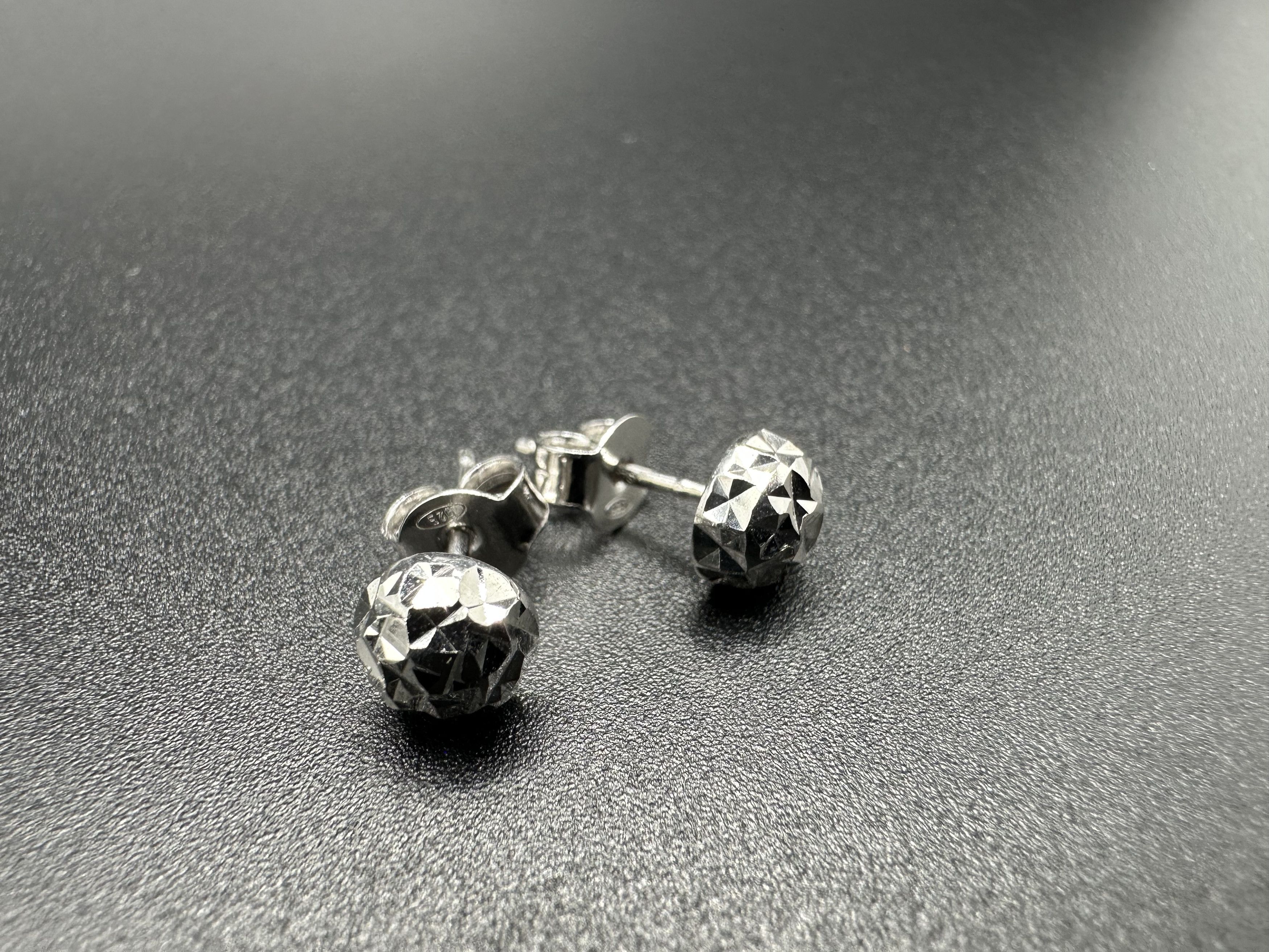 Jewelry STERLING SILVER 925 DIAMOND CUT ROCK STUDS Size ONE SIZE - 1 Thumbnail