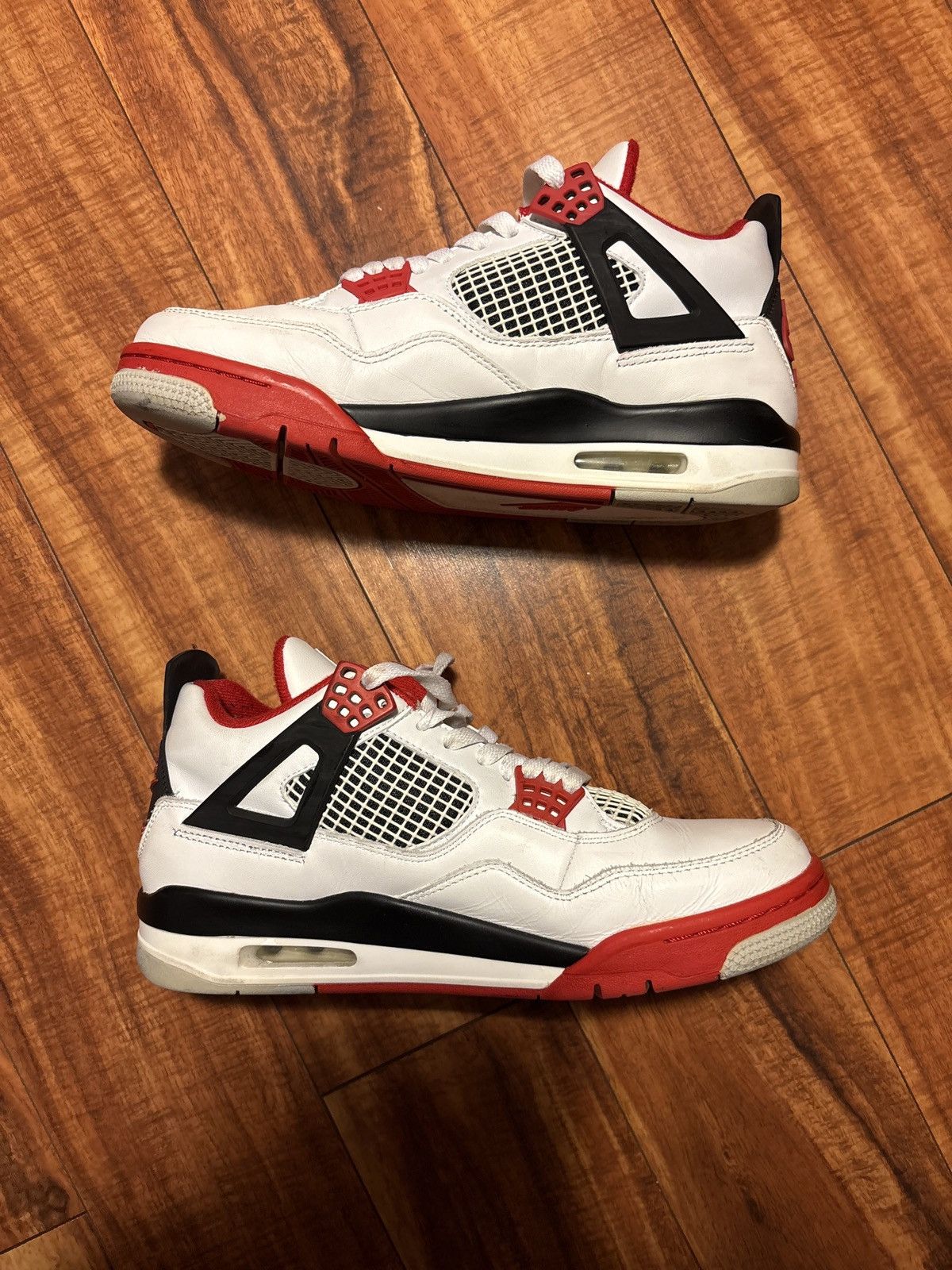Jordan Brand Air Jordan 4 Retro Fire Red Size US 8.5 / EU 41-42 - 2 Thumbnail