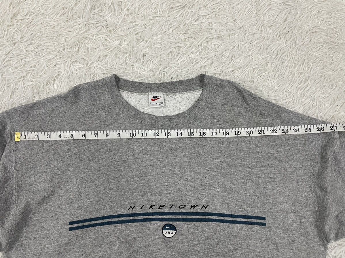 Nike Vintage Late 90s Nike Town Usa Sweatshirt Size US L / EU 52-54 / 3 - 9 Thumbnail