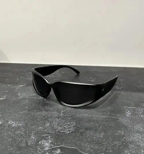 Japanese Brand Vintage Y2K glasses Sunglasses cyber retro rare cozy black Size ONE SIZE - 1 Thumbnail