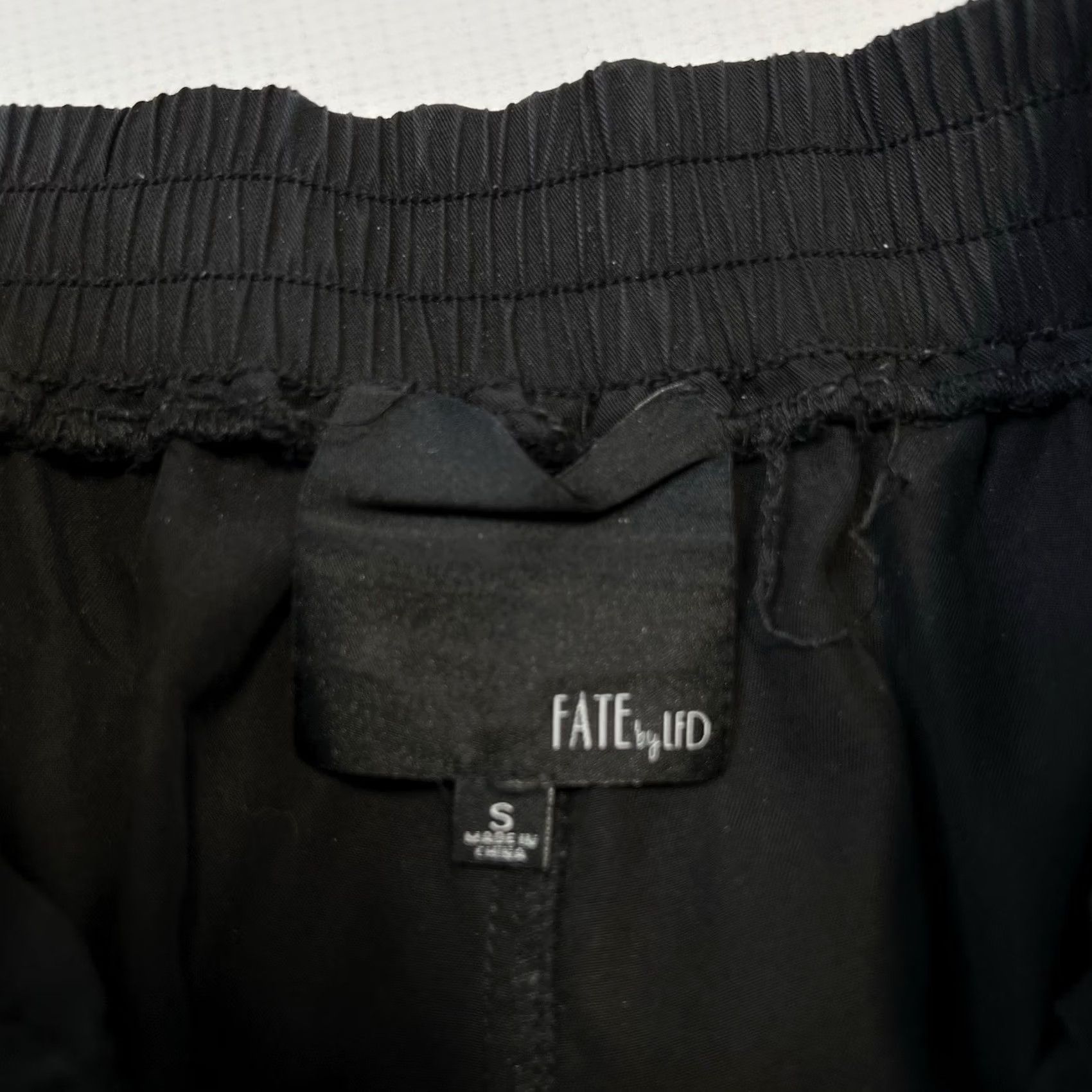 Vintage FATE by LFD Jogger Pants Women S Black Drawstring Waist Lyocell Tapered Front Flat Regular Fit Comfort Stretch Casual Summer Winter Fall Spring Size 28" / US 6 / IT 42 - 6 Thumbnail