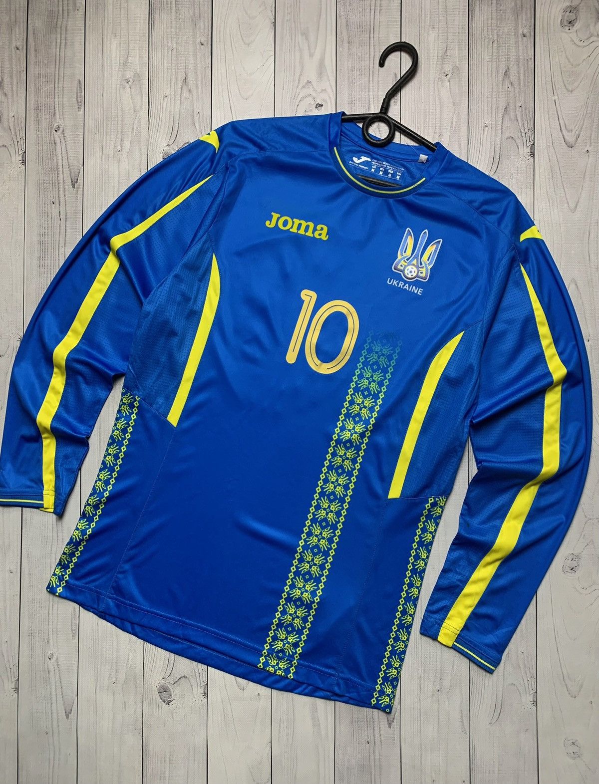 Vintage Ukraine soccer jersey size M long sleeve blue logo