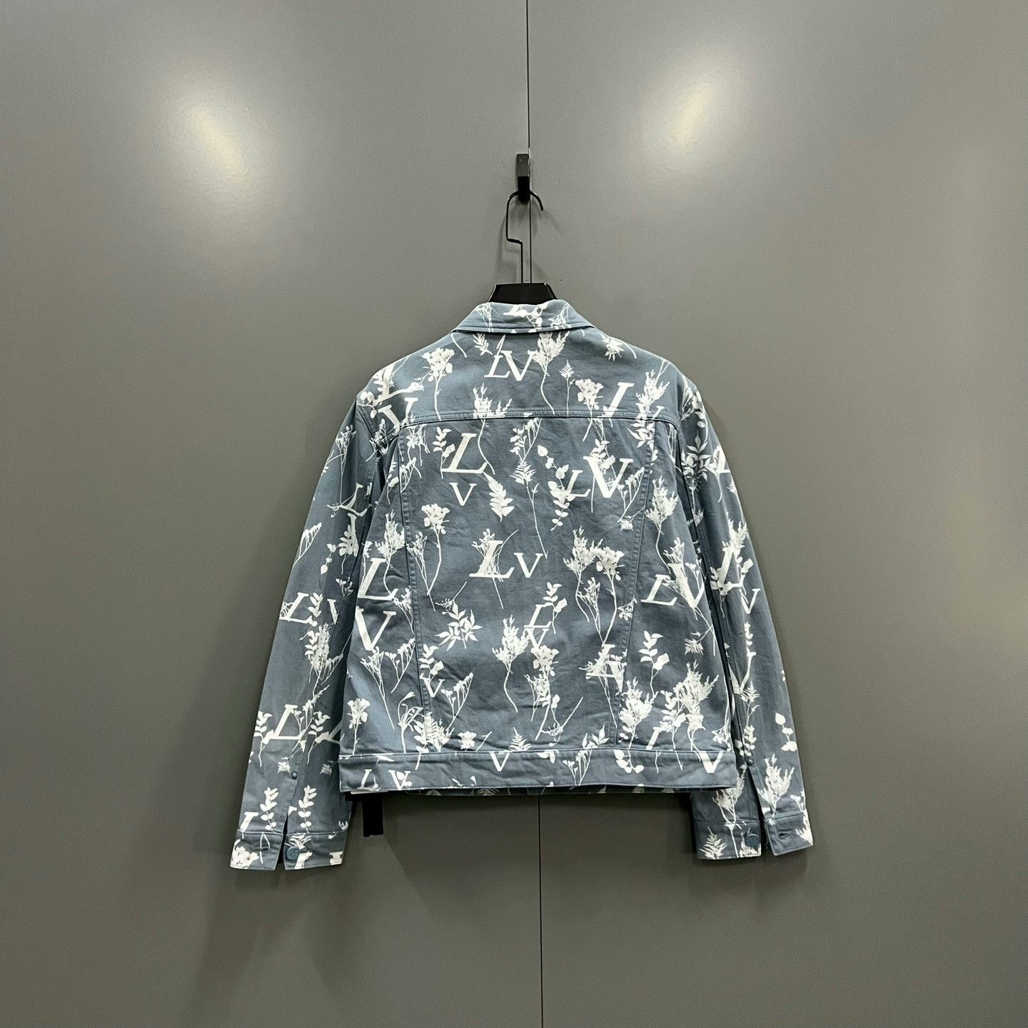 Louis Vuitton Louis Vuitton Plant Letter Print Denim Jacket Size US L / EU 52-54 / 3 - 2 Thumbnail