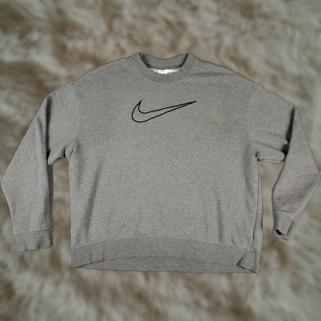 Nike Nike Sweatshirt Women’s Medium Gray Dri-Fit Swoosh Pullover Crew Neck Long Sleeve Logo Knit All Seasons Activewear Size L / US 10 / IT 46 - 1 Thumbnail