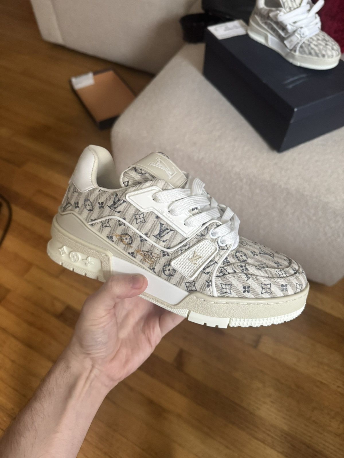 Louis Vuitton Louis Vuitton Trainer Beige Stripes Size US 4.5 / IT 34.5 - 1 Thumbnail