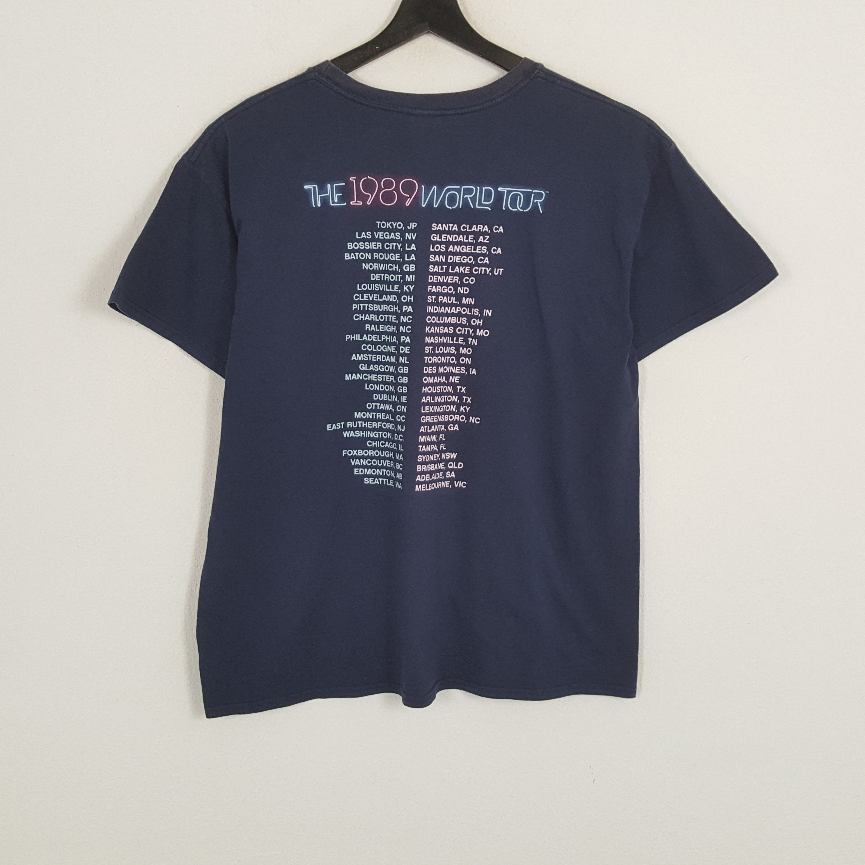 Band Tees × Vintage TAYLOR SWIFT American Singer Music Tour Tshirt Size US XL / EU 56 / 4 - 3 Thumbnail