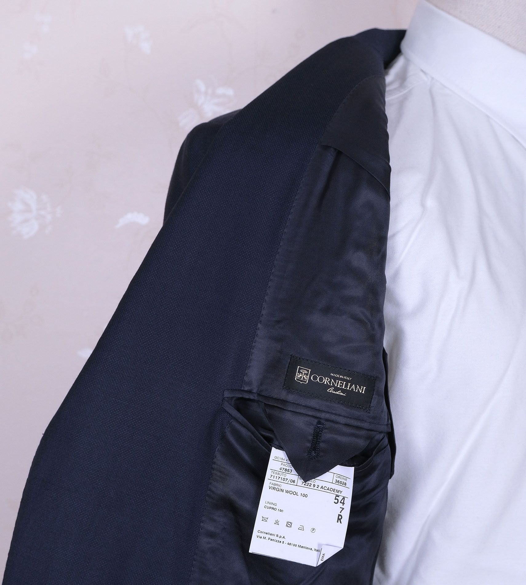 Corneliani Corneliani, blue and black jacket, size 40, RRP €1,100 Size 40R - 5 Thumbnail