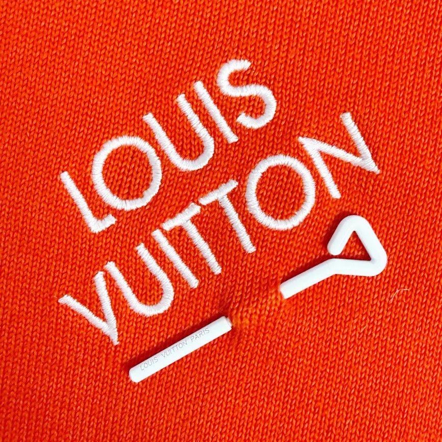 Louis Vuitton LV Pin-Embroidered Logo Crew Knit Tee Red XL Size US XL / EU 56 / 4 - 4 Thumbnail