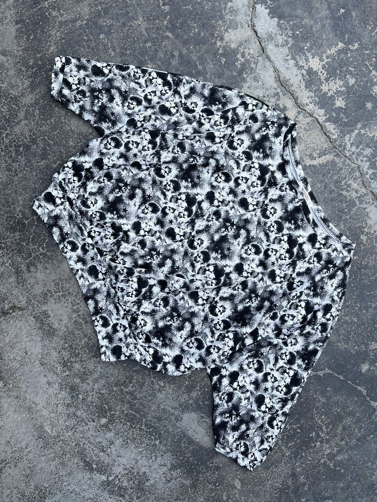 Pendora Skull Full Print Bat Pattern Cropped Shirt Pullover