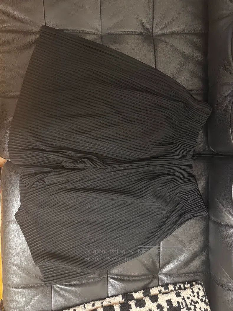 Issey Miyake Issey Miyake size:2 Black Shorts Size US 26 / EU 42 - 1 Thumbnail