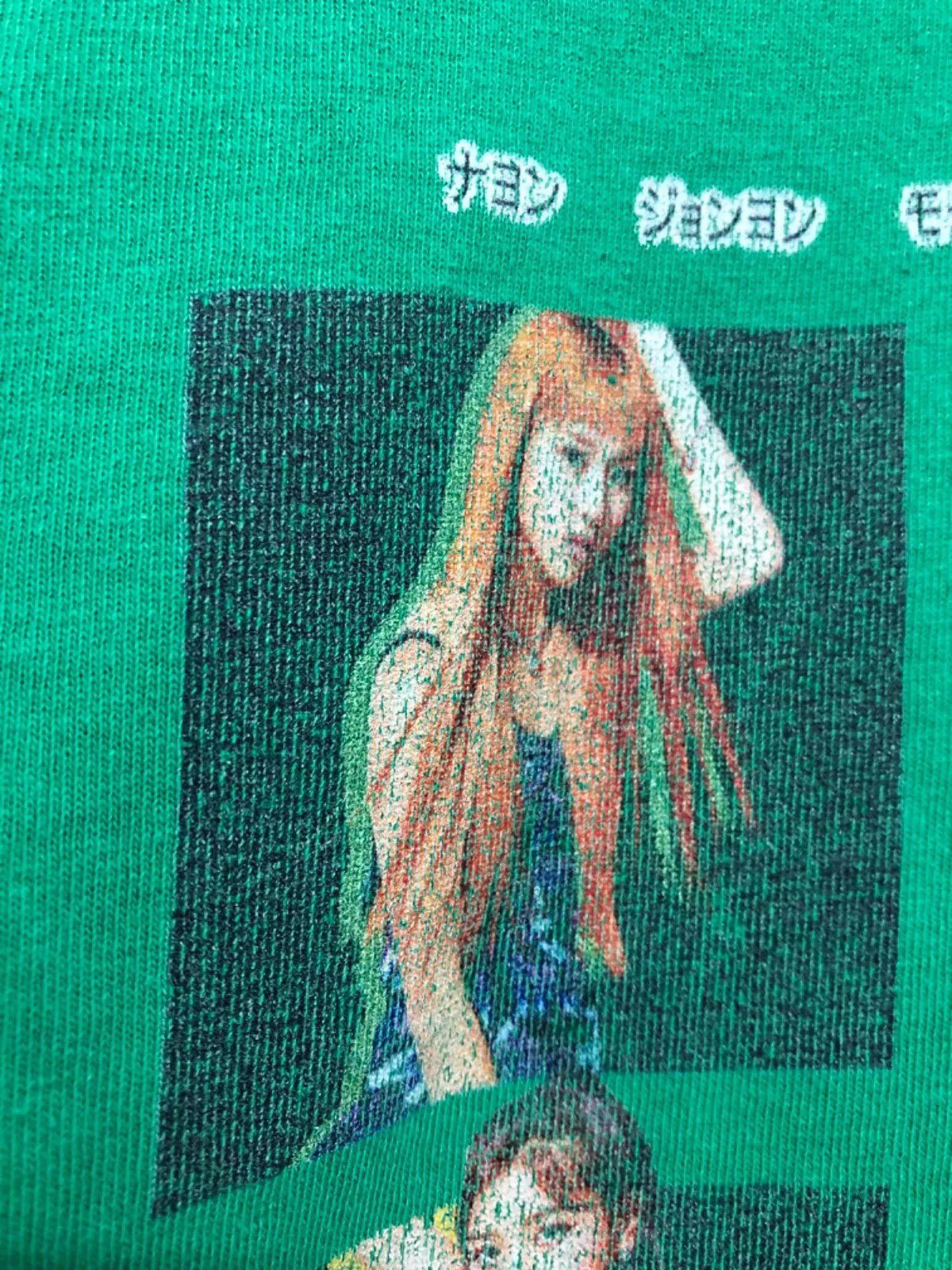 Gildan Japanese Asian Girls Vintage T-shirt Size US S / EU 44-46 / 1 - 4 Thumbnail