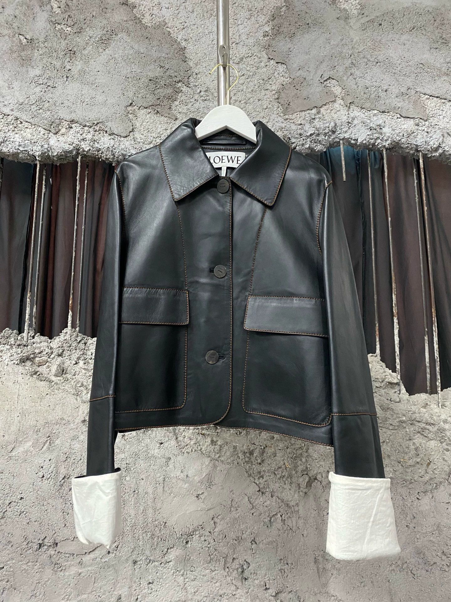 Loewe Loewe leather jacket 36 new Size XS / US 0-2 / IT 36-38 - 1 Thumbnail